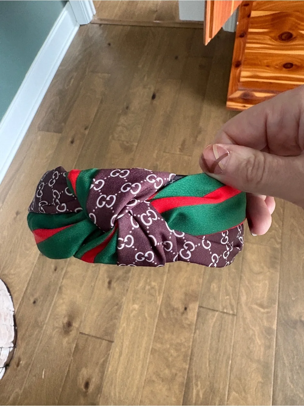 NWOT Brown Monogram Inspired Knotted Headband Red Green Stripe